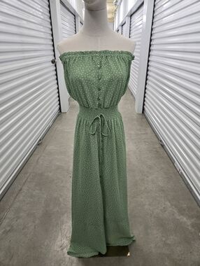 Green strapless dress